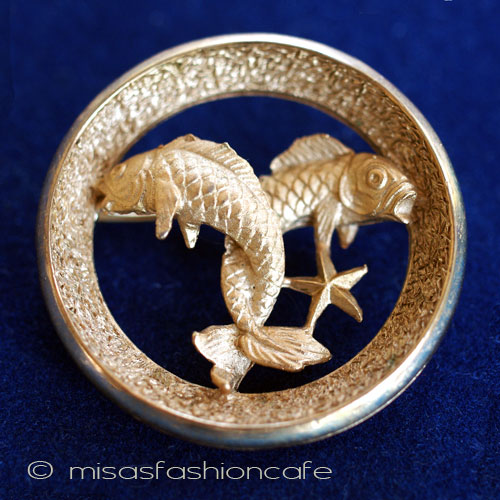 （画像用） Trifari　トリファリ 鯉・魚座ブローチ