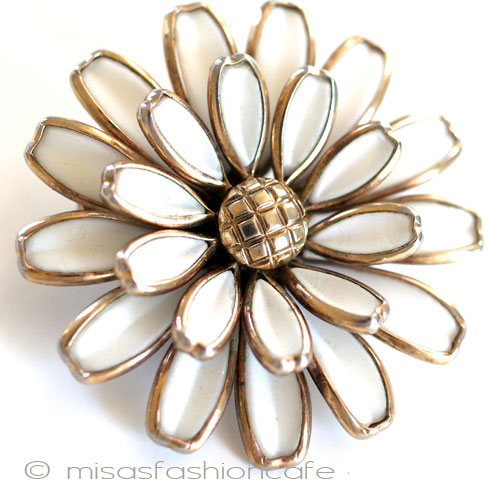 （画像用） Ｔｒｉｆａｒｉ　トリファリ 花ブローチ兼ペンダント