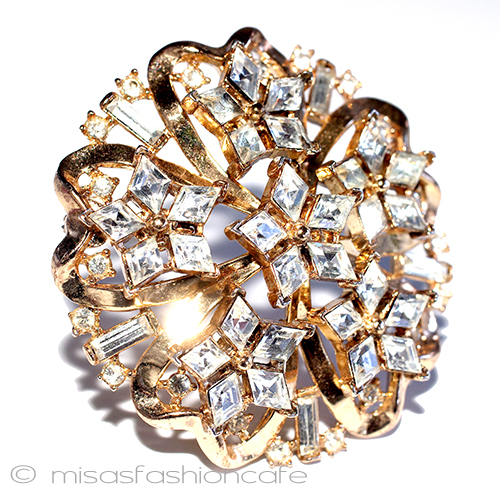 （画像用） Ｔｒｉｆａｒｉ　 トリファリ 星フラワー　ブローチ