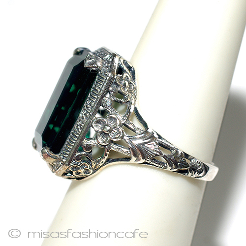 （画像用） エメラルド　銀製お花　 スターリング刻印　リング