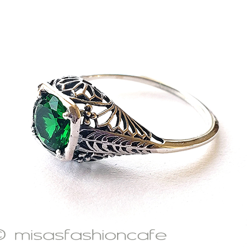 （画像用） アンティークジュエリー エメラルド 銀製リング