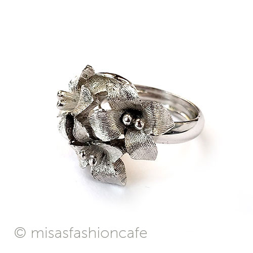 （画像用） Trifariトリファリ　花束 アンティークリング指輪