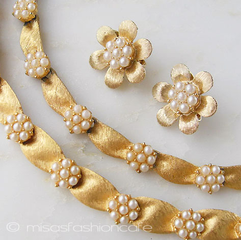 （画像用） クラウンTrifari トリファリ パール小花　3点セット