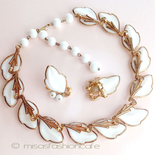 （画像用） Trifari　トリファリ ミルクガラスのセット