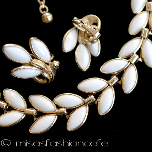 （画像用） Trifari　 トリファリ ミルクガラスの葉セット