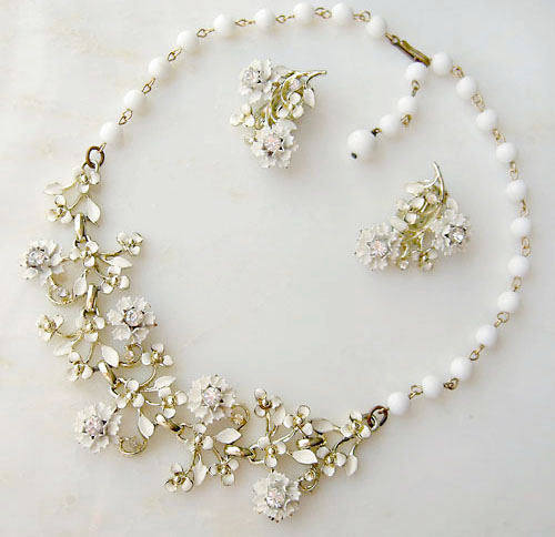 （画像用） お花ネックレス＆イヤリングセット