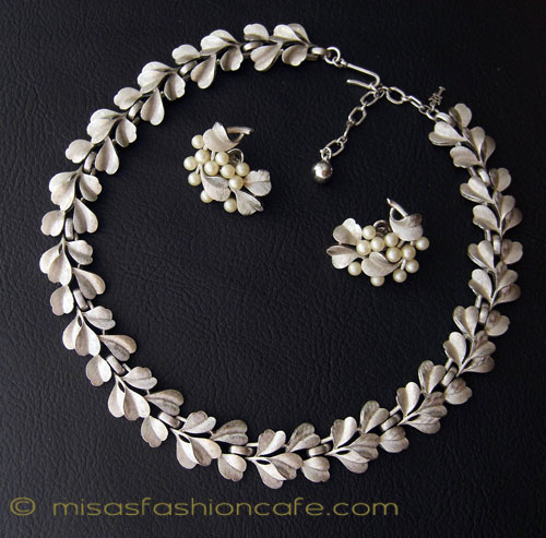 （画像用） Trifari　トリファリ　 　シルバーリーフセット