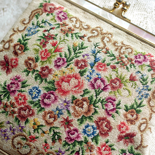 （画像用） アンティークバッグ プチポアン　花刺繍