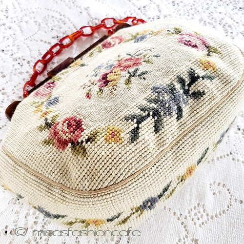 （画像用） ヴィンテージバッグ花刺繍 プチポアン　セルロイド製