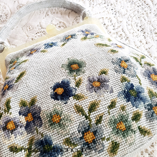 （画像用） ビンテージバッグ　花刺繍 プチポアン　セルロイド