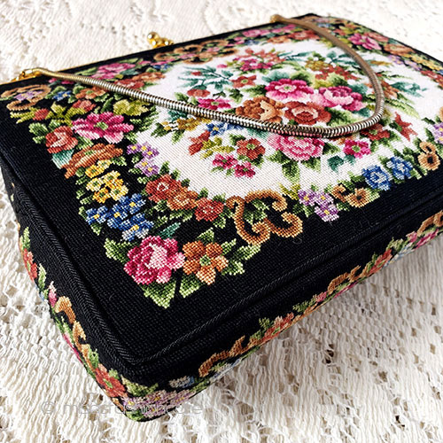 （画像用） ヴィンテージ　バッグ 総刺繍お花プチポアン