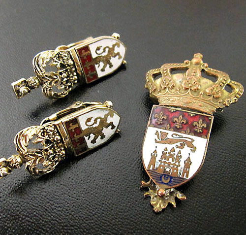 （画像用） Coroコロ ブローチ・イヤリングセット