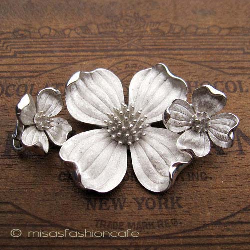 （画像用） Trifari　トリファリ ハナミズキの花セット