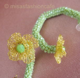 （画像用） Lavish ピアス　 18Kgp　フラワー・ フープ