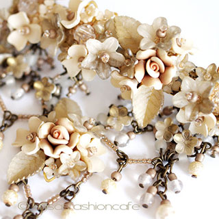 （画像用） パーティー・ヘアーバレッタ お花パール　再販！