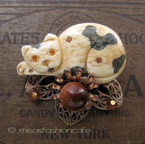 （画像用） NY ブローチ ネコ＆お花　天然石　