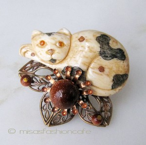 （画像用） NY ブローチ ネコ＆お花　天然石　