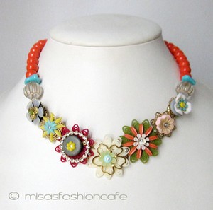 （画像用） NY お花ネックレス 　コーラル・マルチ