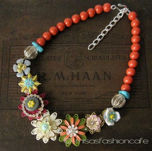 （画像用） NY お花ネックレス 　コーラル・マルチ