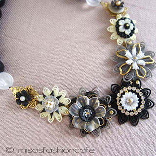 （画像用） NY お花ネックレス 　モノトーン・フラワー