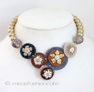 （画像用） NY お花ネックレス モカ・ゴールド