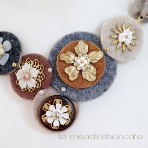 （画像用） NY お花ネックレス モカ・ゴールド