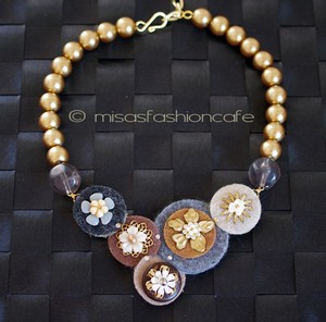 （画像用） NY お花ネックレス モカ・ゴールド