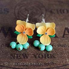 （画像用） スミレのお花　ピアス