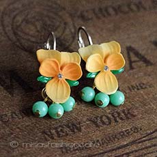 （画像用） スミレのお花　ピアス