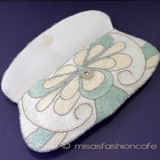 （画像用） クラッチ バッグ 　 アイボリーｘグリーン