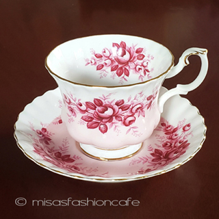 （画像用） ロイヤルアルバート　英国製 ローズ花　カップ＆ソーサー