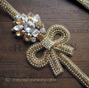 （画像用） ディーパ　グルナニ　 ヘアバンド　キラキラりぼん