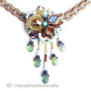 （画像用） Dori　ドリチャングリ フラワー　ネックレス