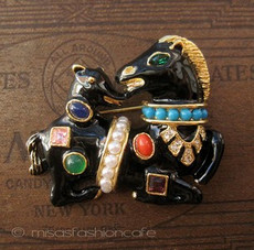 （画像用） KJL ブローチ　馬の親子