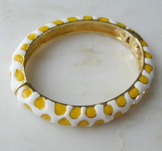 （画像用） キリン柄バングル