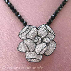 （画像用） Kenneth Jay Lave フラワー ネックレス