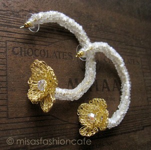 （画像用） Lavish ピアス　 18Kgp　フラワー・ フープ