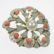 （画像用） 天然珊瑚　ブローチ