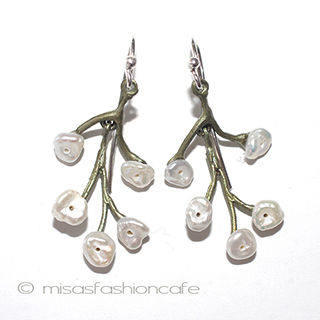 （画像用） 真珠　カスミソウのお花 ピアス　または　クリップ