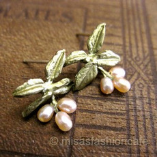 （画像用） マイケルミショー ピアス 真珠・藤のお花