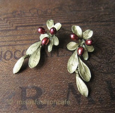 （画像用） マイケルミショー ピアス 真珠・バーベリーの木