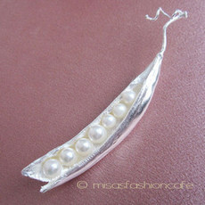 （画像用） マイケルミショー ブローチ 真珠 さやえんどう豆