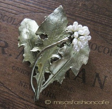 （画像用） マイケルミショー ブローチ 　真珠・たんぽぽ