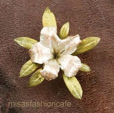 （画像用） マイケルミショー ブローチ 真珠・ツツジの花　