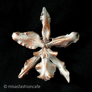 （画像用） マイケルミショー　 蘭ランの花ブローチ