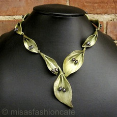 （画像用） Michaud ネックレス Hostaフラワー