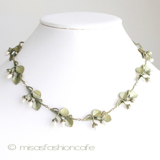 （画像用） マイケルミショー 真珠の花ネックレス