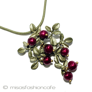 （画像用） 真珠のベリーネックレス