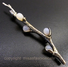 （画像用） Michaud ブローチ 猫柳