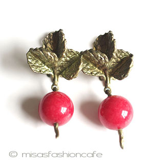 （画像用） マイケルミショー 赤かぶ　イヤリング